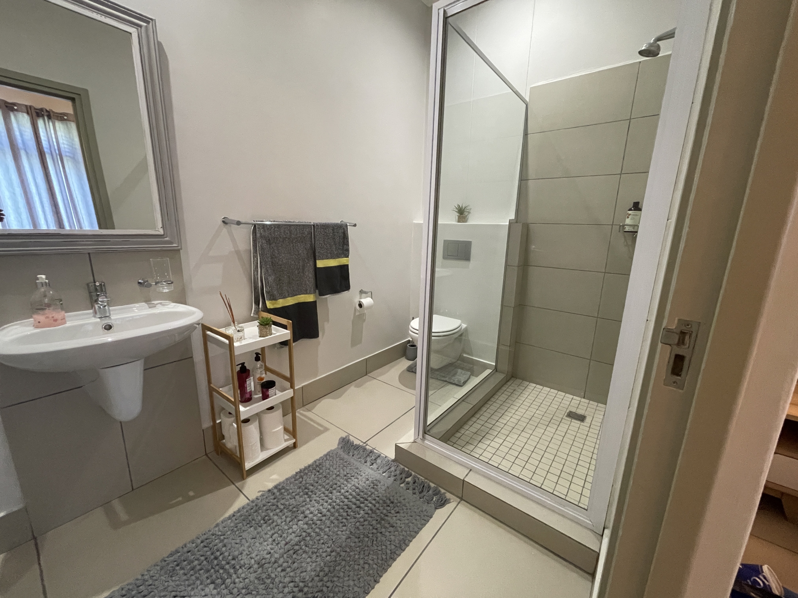 Second bathroom en suite