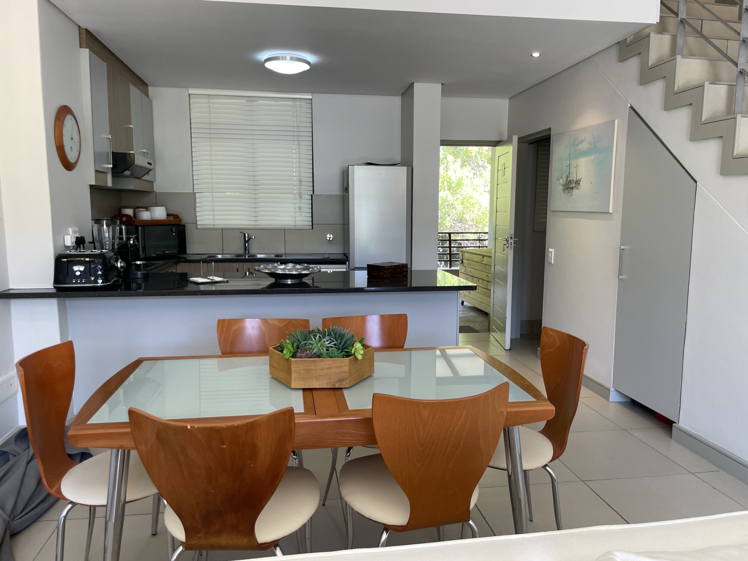 Open Plan dining and kitchen area