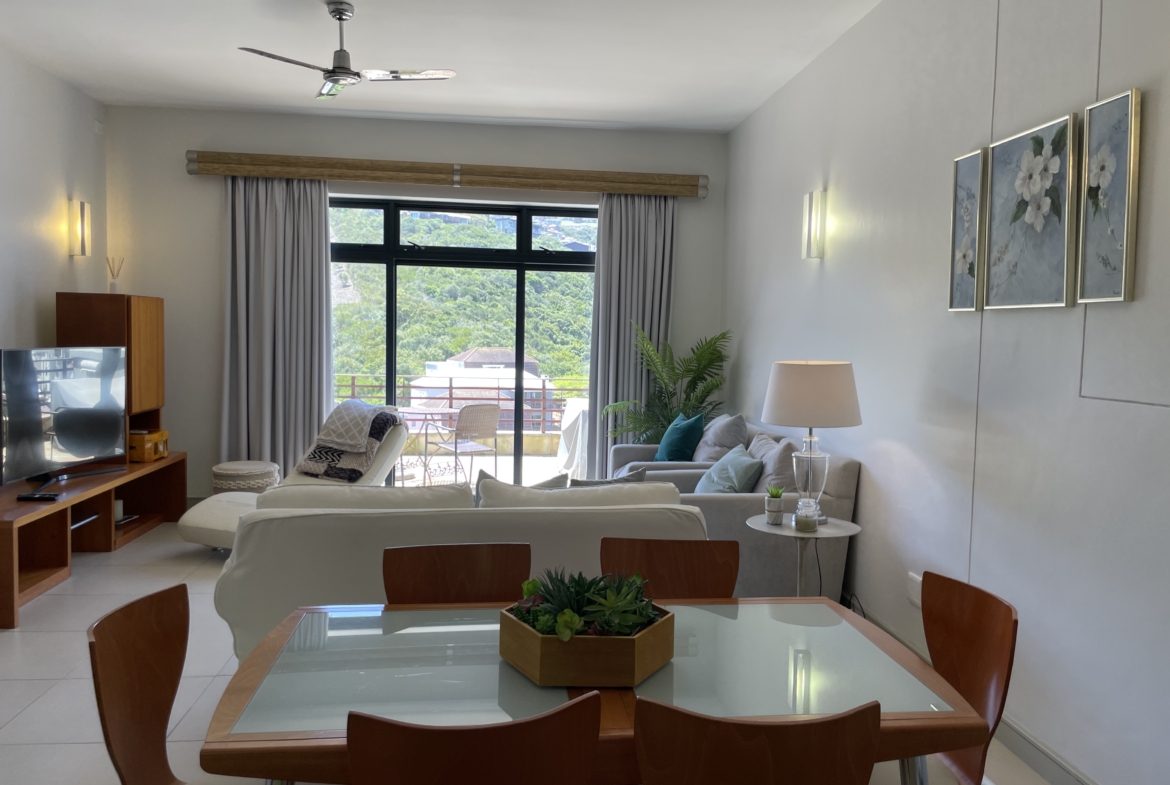 Dining and lounge area