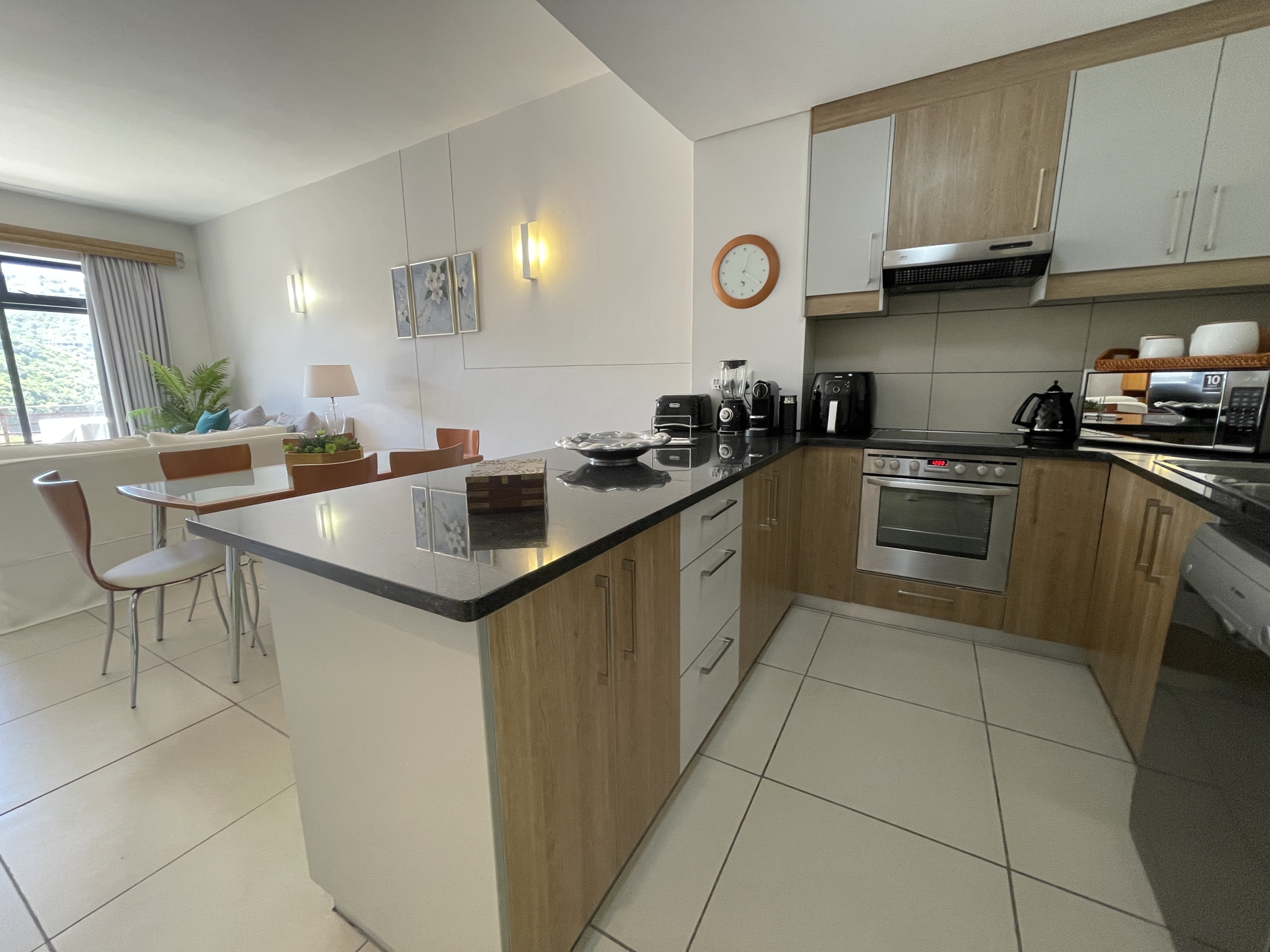 Kitchen / dining area and lounge