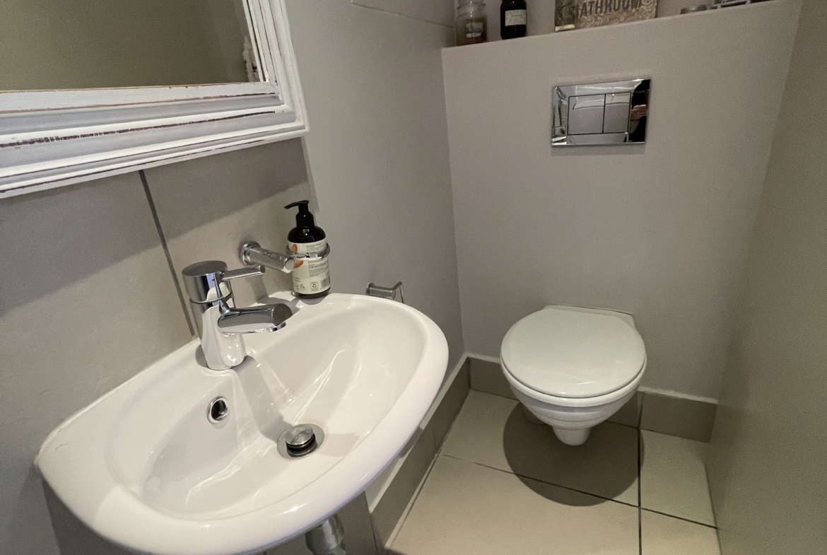 Guest cloakroom