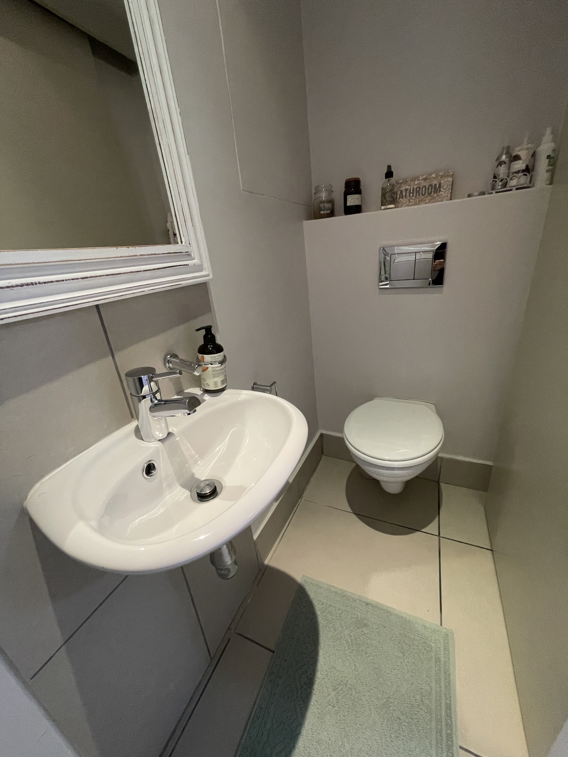 Guest cloakroom
