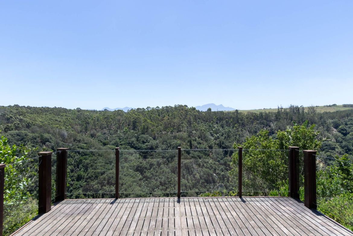 Oubaai 1055 Home Deck