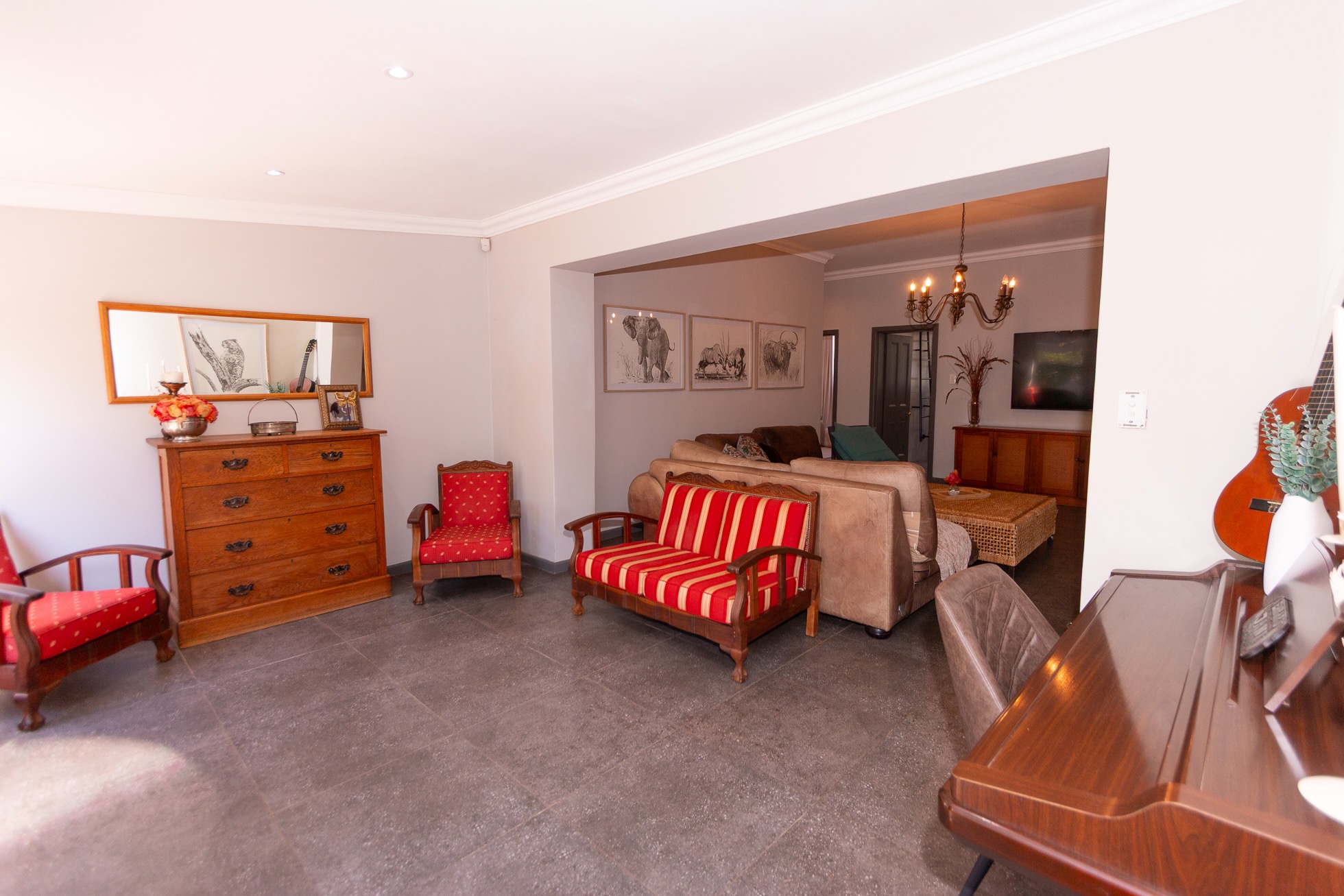 BLANCO INCOME GENERATING 4 BEDROOM HOME