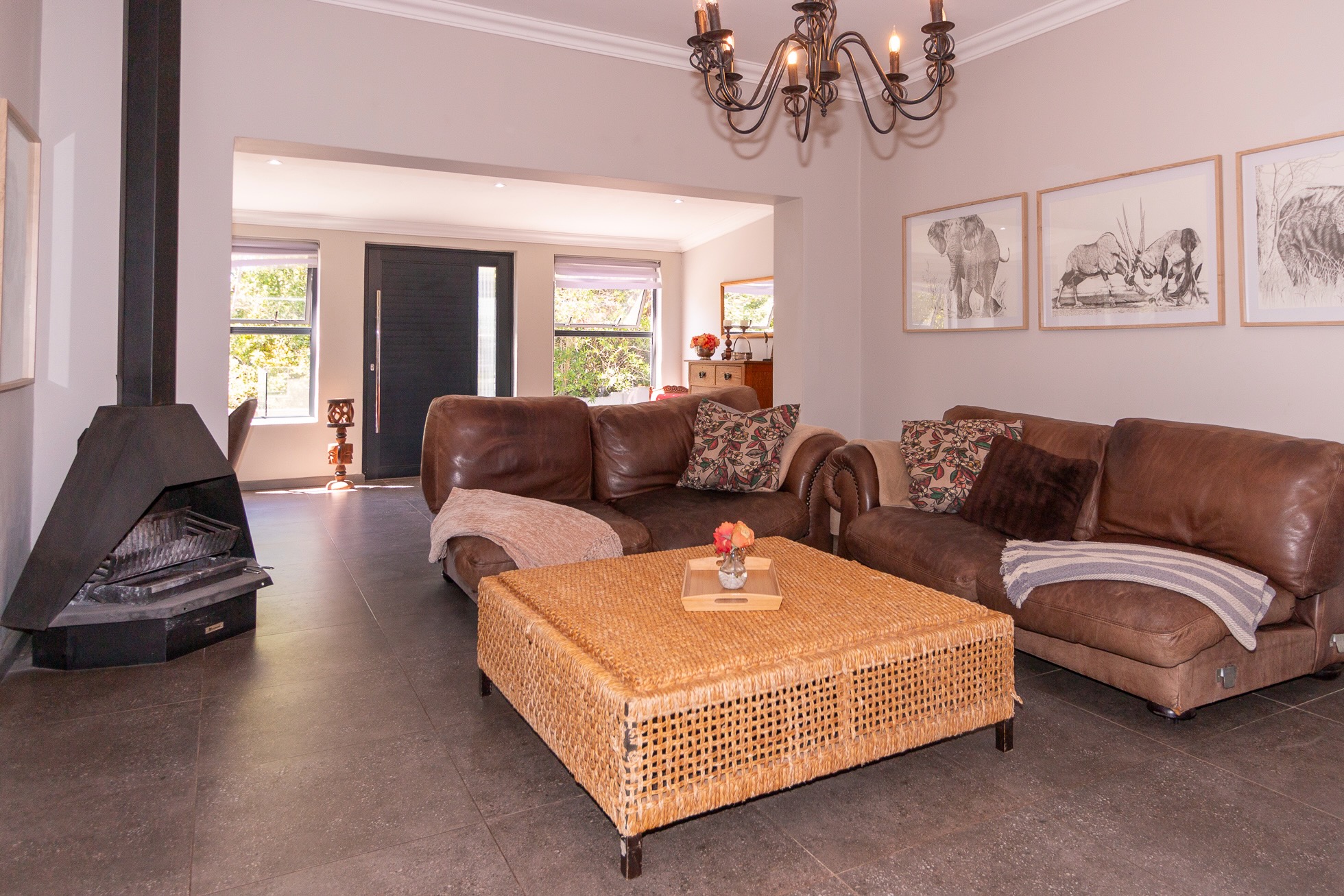 BLANCO INCOME GENERATING 4 BEDROOM HOME