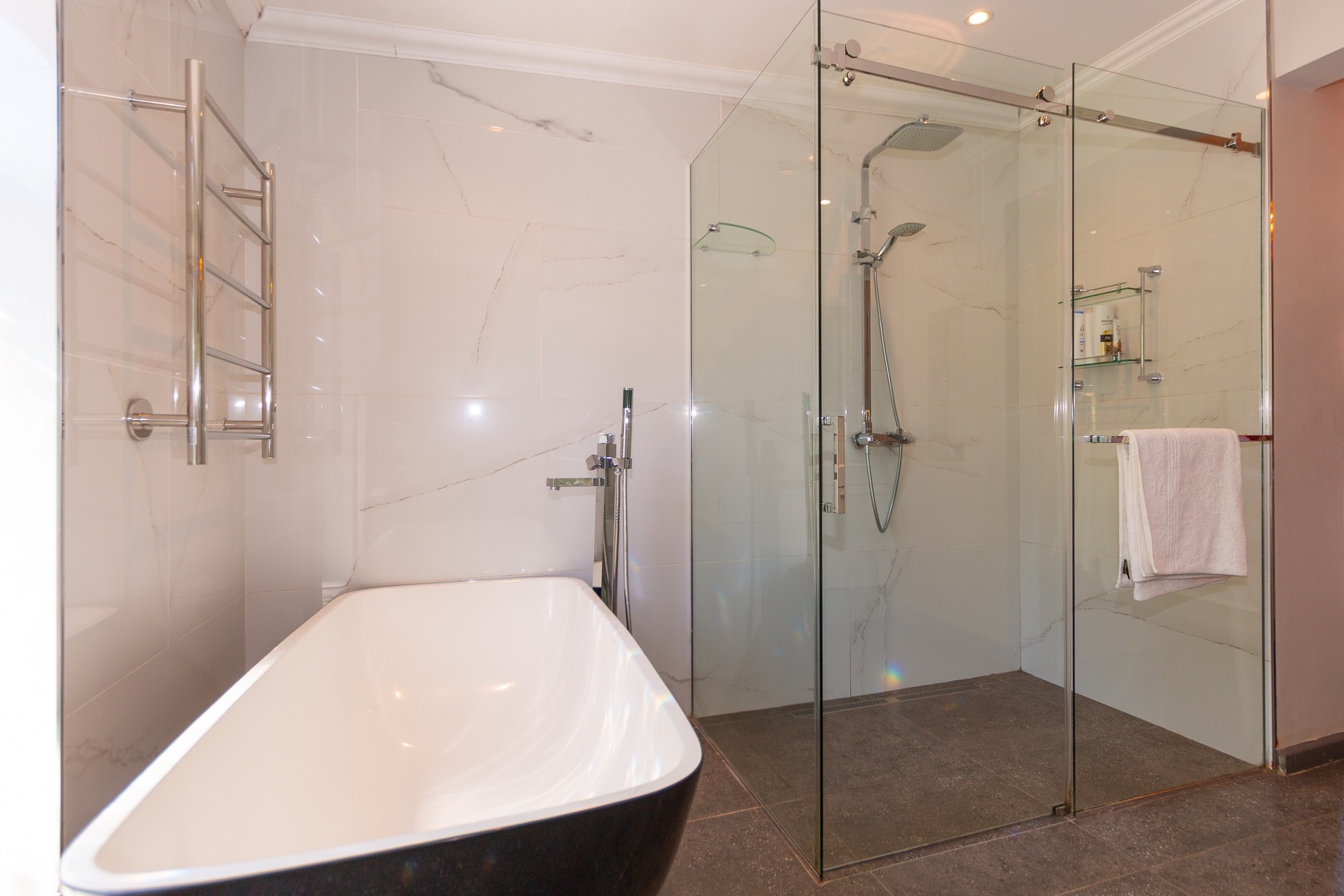 BLANCO INCOME GENERATING 4 BEDROOM HOME