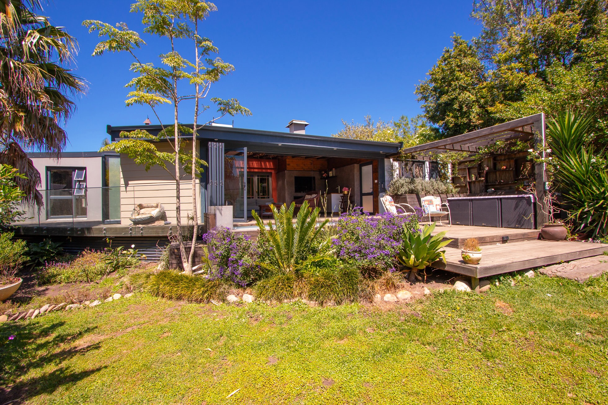 BLANCO INCOME GENERATING 4 BEDROOM HOME