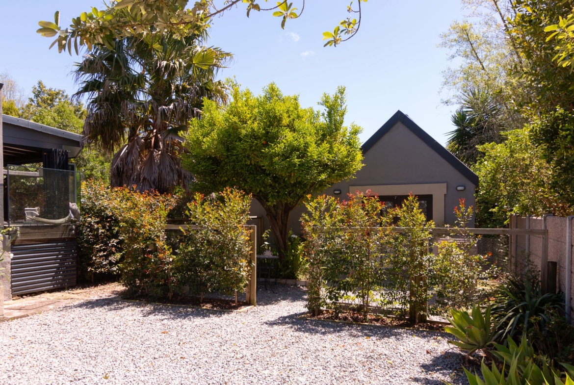 BLANCO INCOME GENERATING 4 BEDROOM HOME