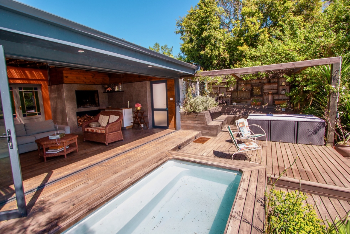 BLANCO INCOME GENERATING 4 BEDROOM HOME