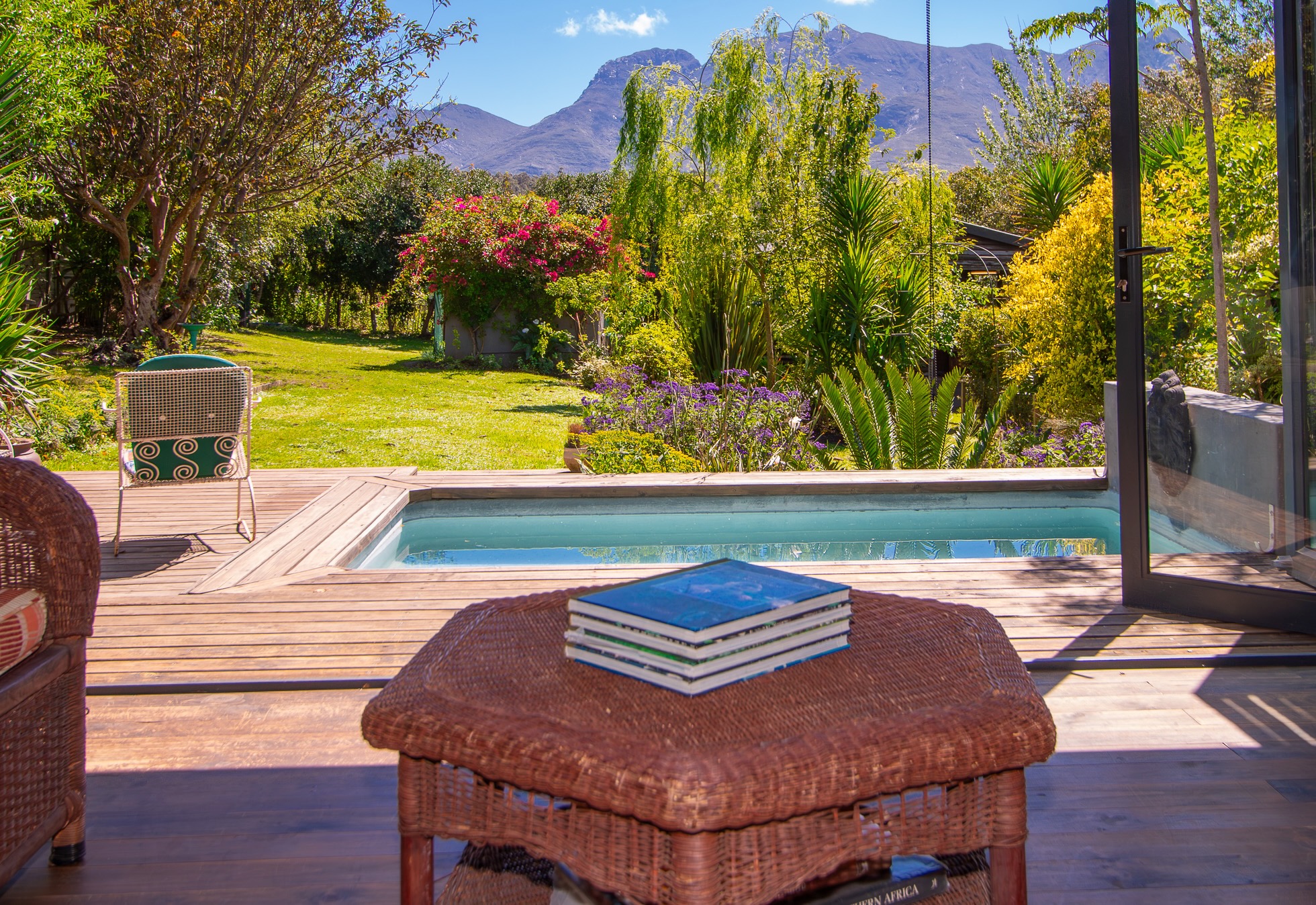 BLANCO INCOME GENERATING 4 BEDROOM HOME