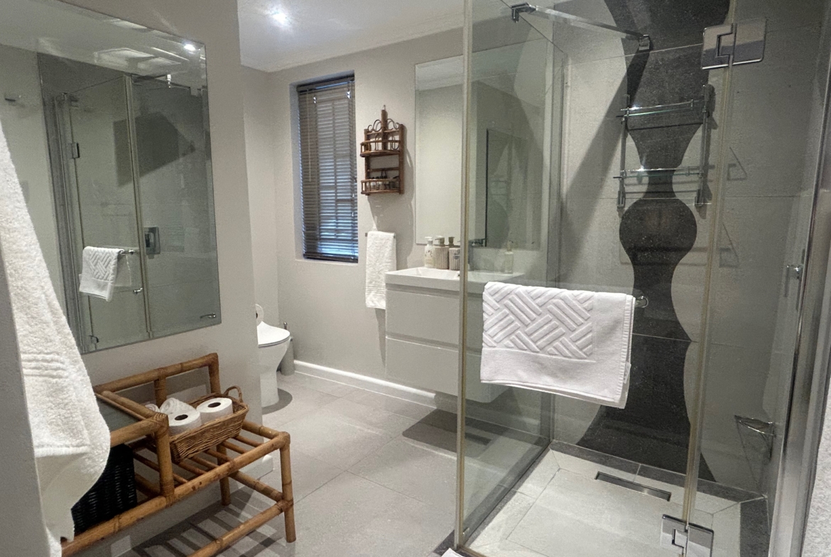 BLANCO INCOME GENERATING 4 BEDROOM HOME