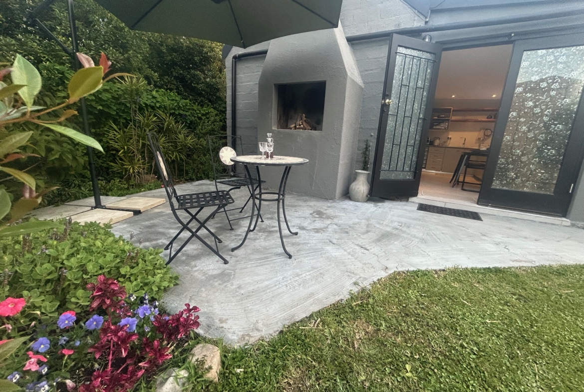 BLANCO INCOME GENERATING 4 BEDROOM HOME