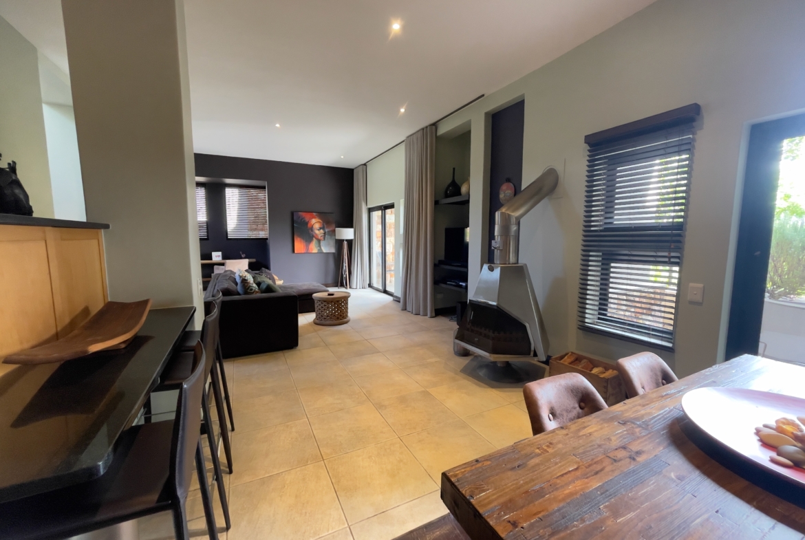 OUBAAI GOLF ESTATE HOLIDAY RENTAL