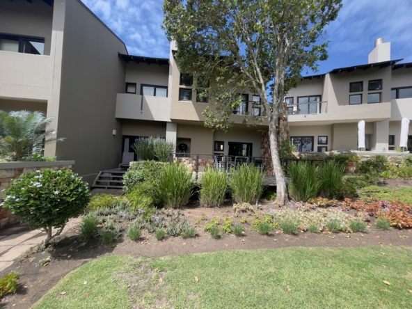 OUBAAI GOLF ESTATE HOLIDAY RENTAL