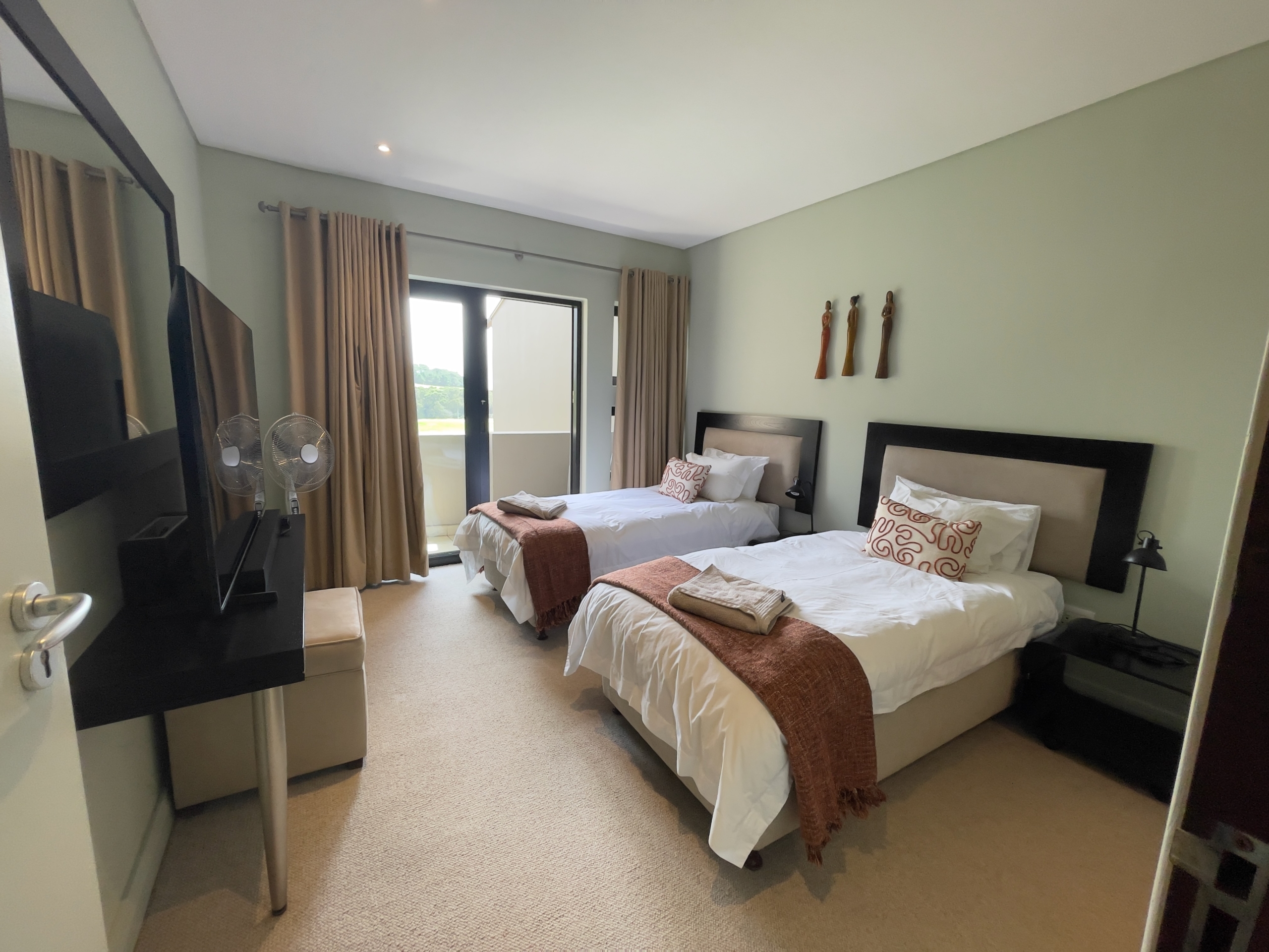 OUBAAI GOLF ESTATE HOLIDAY RENTAL