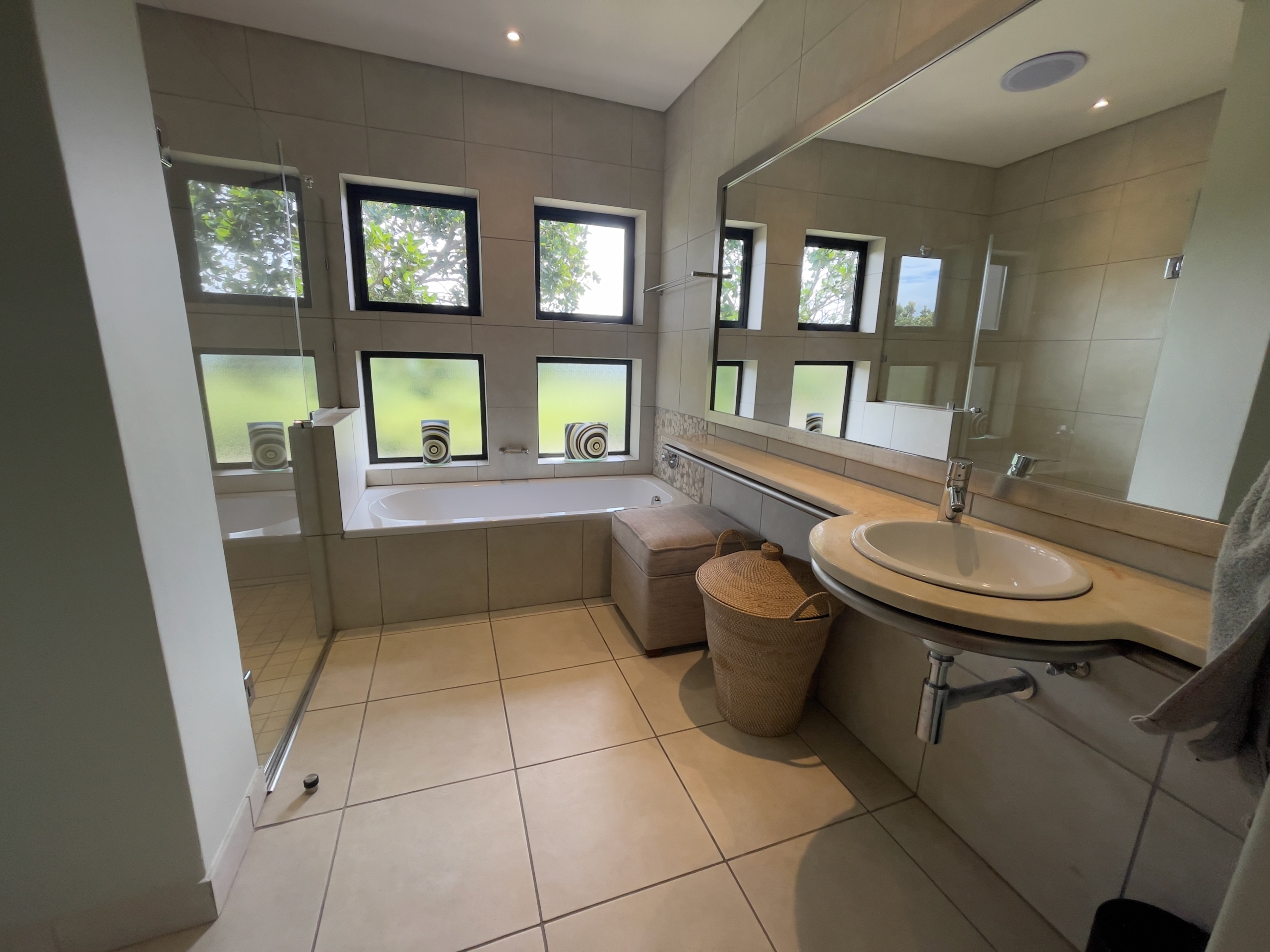 OUBAAI GOLF ESTATE HOLIDAY RENTAL