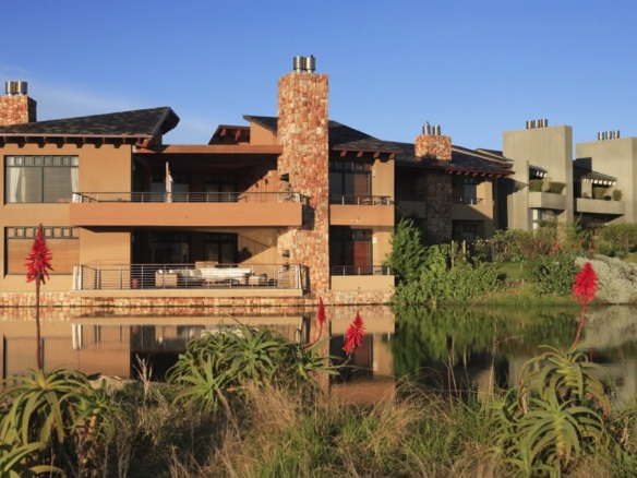 Serene Lakeside Apartment Holiday Rental